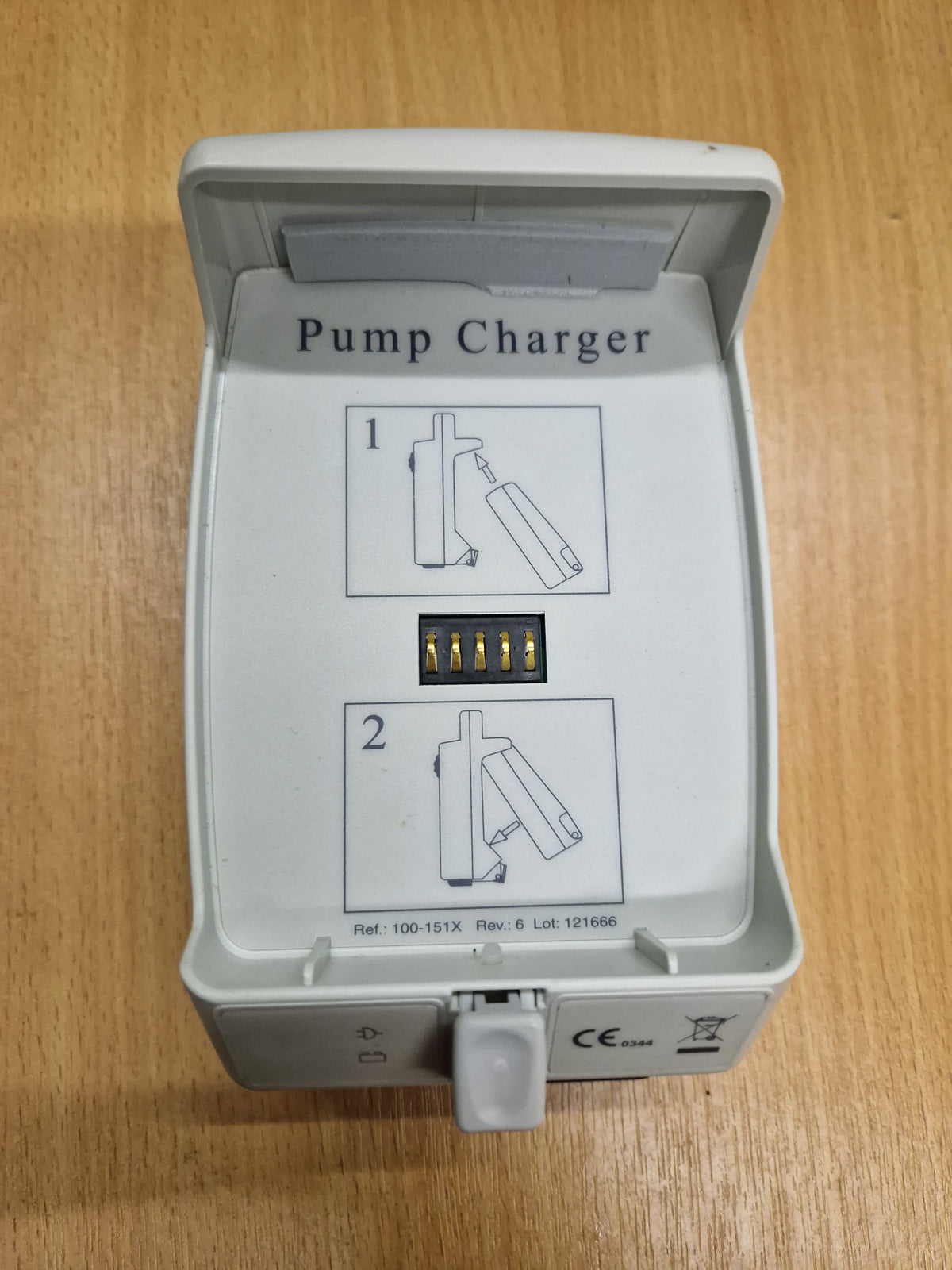 CME BodyGuard 323 Monochrome Display Infusion Pump + Docking Station Charger – Grey