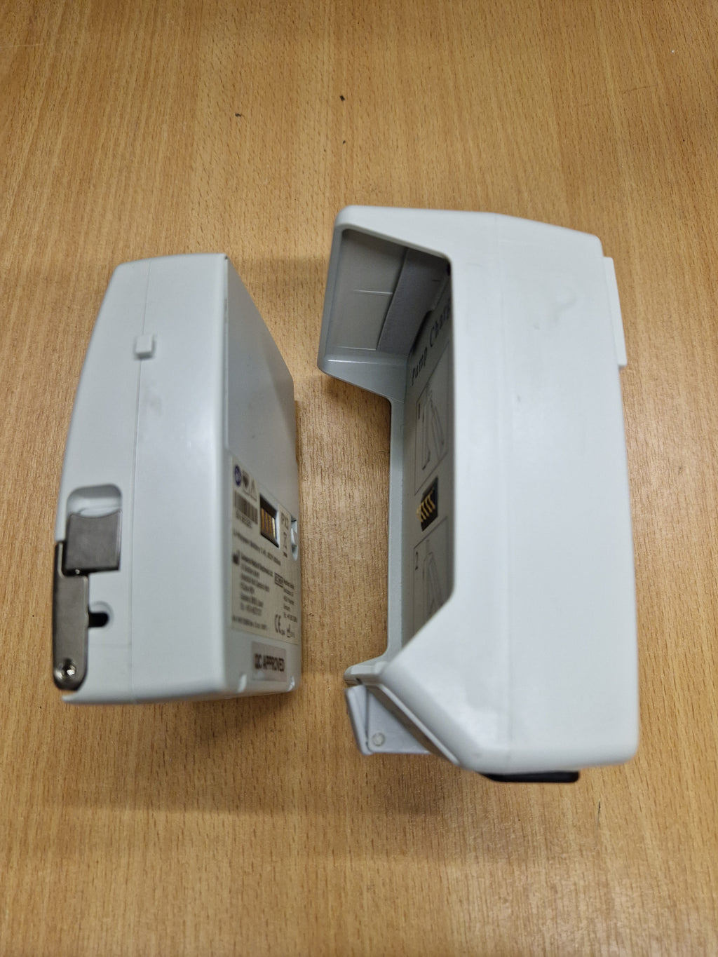 CME BodyGuard 323 Monochrome Display Infusion Pump + Docking Station Charger – Grey