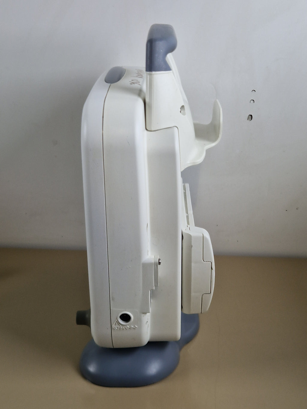 GE Transport Pro Patient Monitor with Transport Display Power Supply