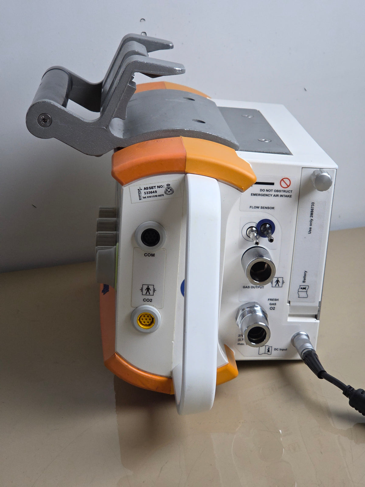 DRAEGER Drager oxylog 3000 plus ventilator drager with O2 hose + PSU
