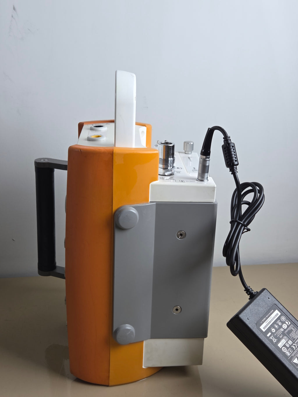 DRAEGER Drager oxylog 3000 plus ventilator drager with O2 hose + PSU