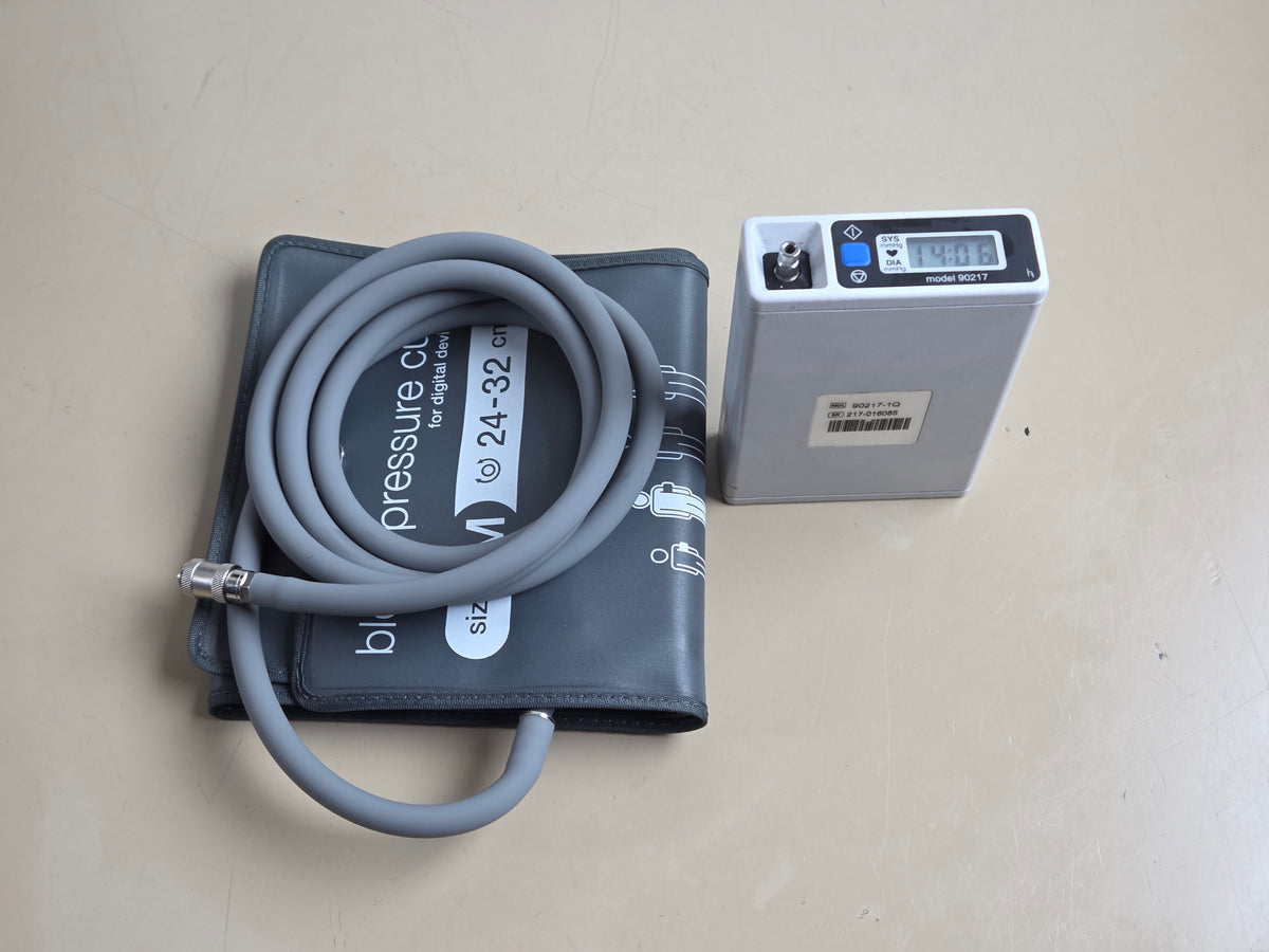 spacelabs model 90217A ambulatory BP - ABPM recorder upper arm + cuff - hose