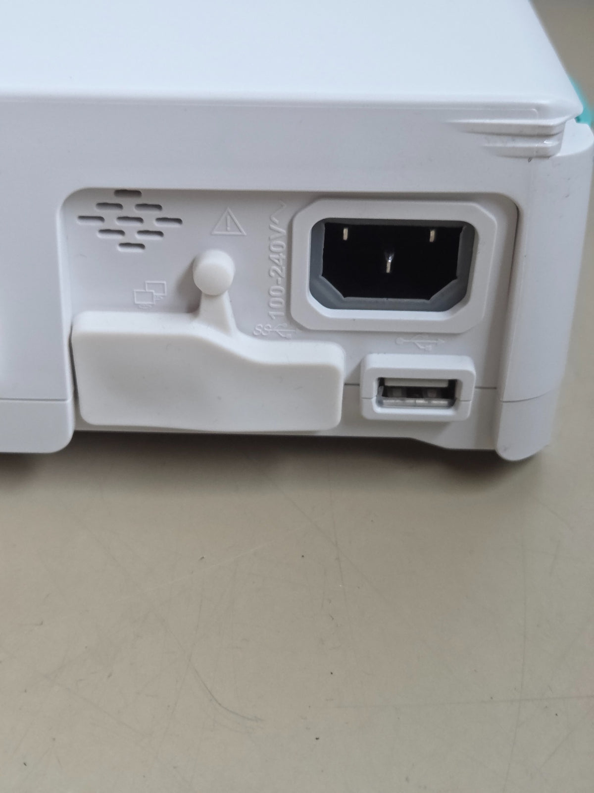 Medcaptain HP-30 syringe pump rear power inlet close-up