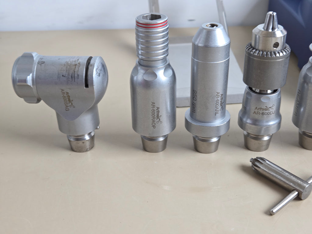 Arthrex Drill Saw Max 600 Power Surgical Drill Handpiece 8 Attachments Charger