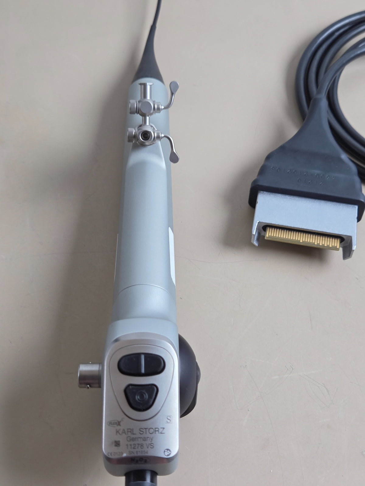Karl Storz FLEX-Xc 11278VS handle and connector