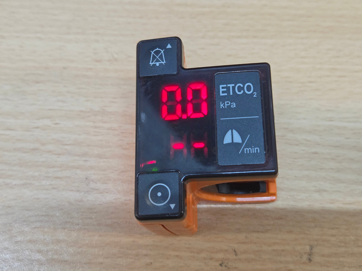Masimo EMMA ETCO2 Mainstream Capnograph + 10x airway adapter + case ref:606100