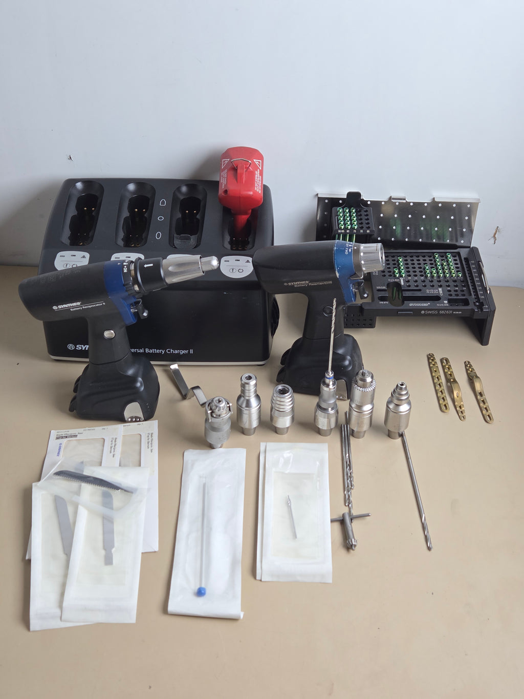 Synthes Battery Power Line II Drill & Reciprocator System Set