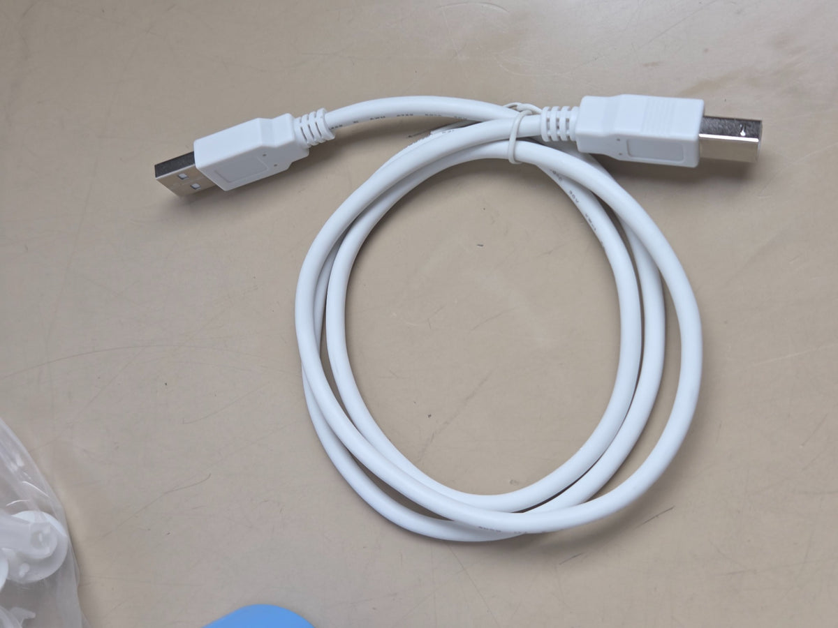 MGC Diagnostics CPFS/D USB spirometer and included accessories