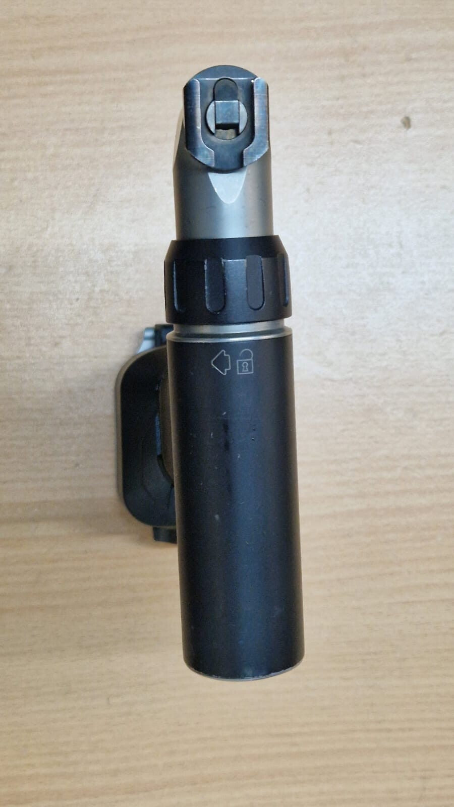 de soutter DBK-701 saw handpiece motor with AH 701  battery housing desoutter2