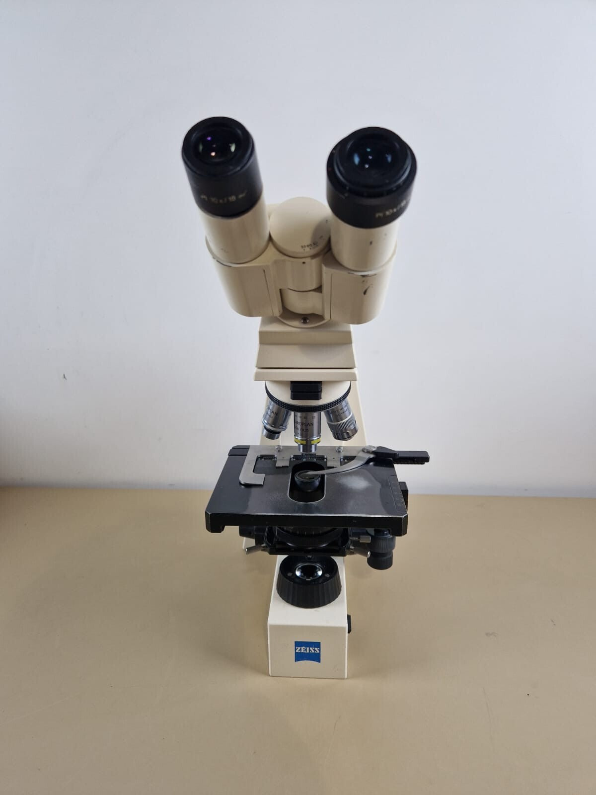 microscope zeiss axiolab E re with 4 objective achroplan11
