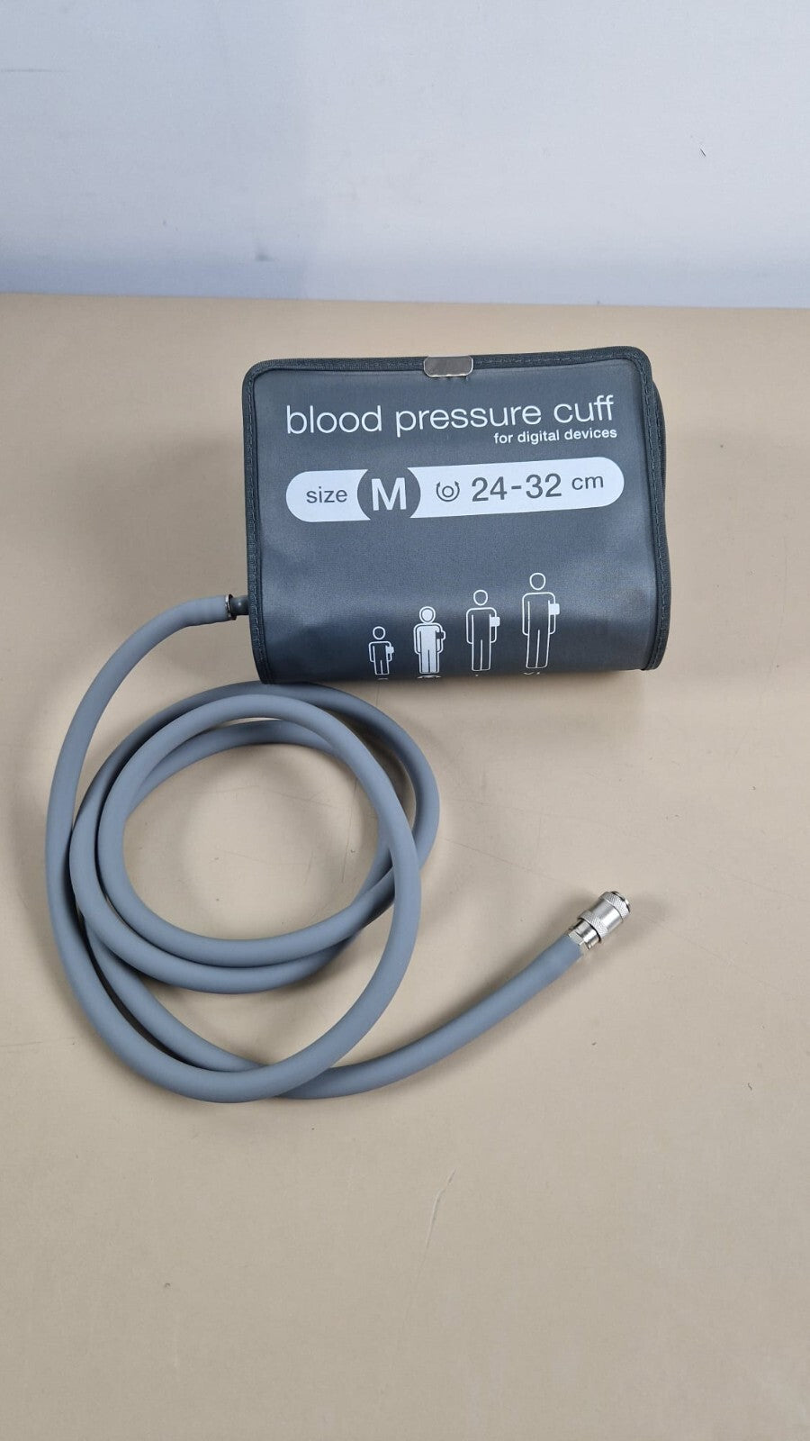 datascope due nibp and Spo2 patient monitor with cuff and hose2