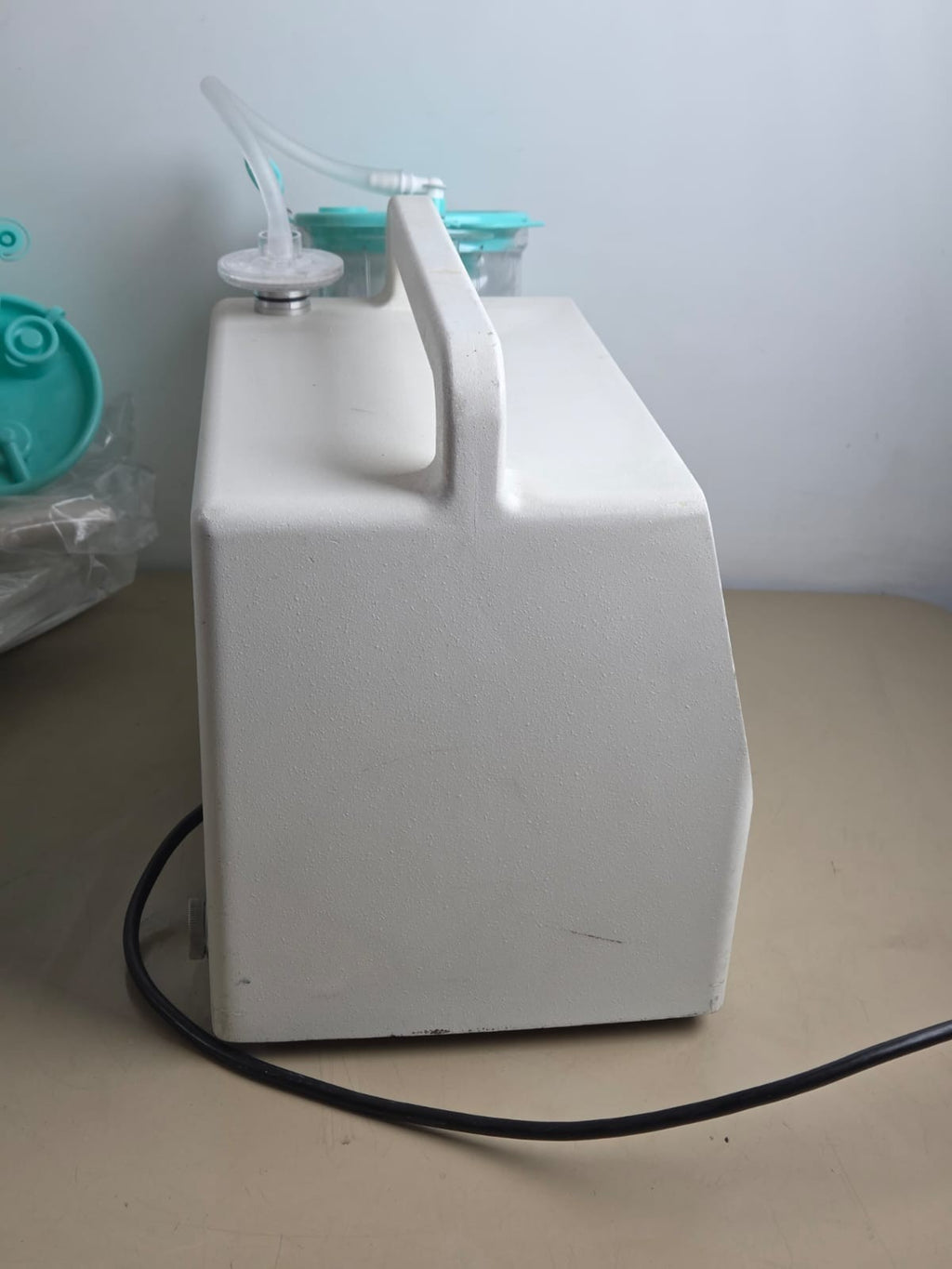 suction vacuum pump PSE 500  + 2L canister + 2L disposable fluid bag + 5 tube4