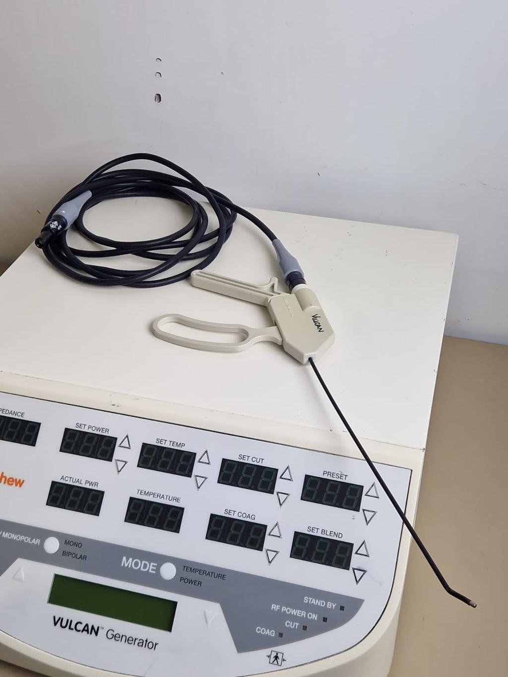 smith nephew vulcan generator 7210812 with footswitch and handpiece13