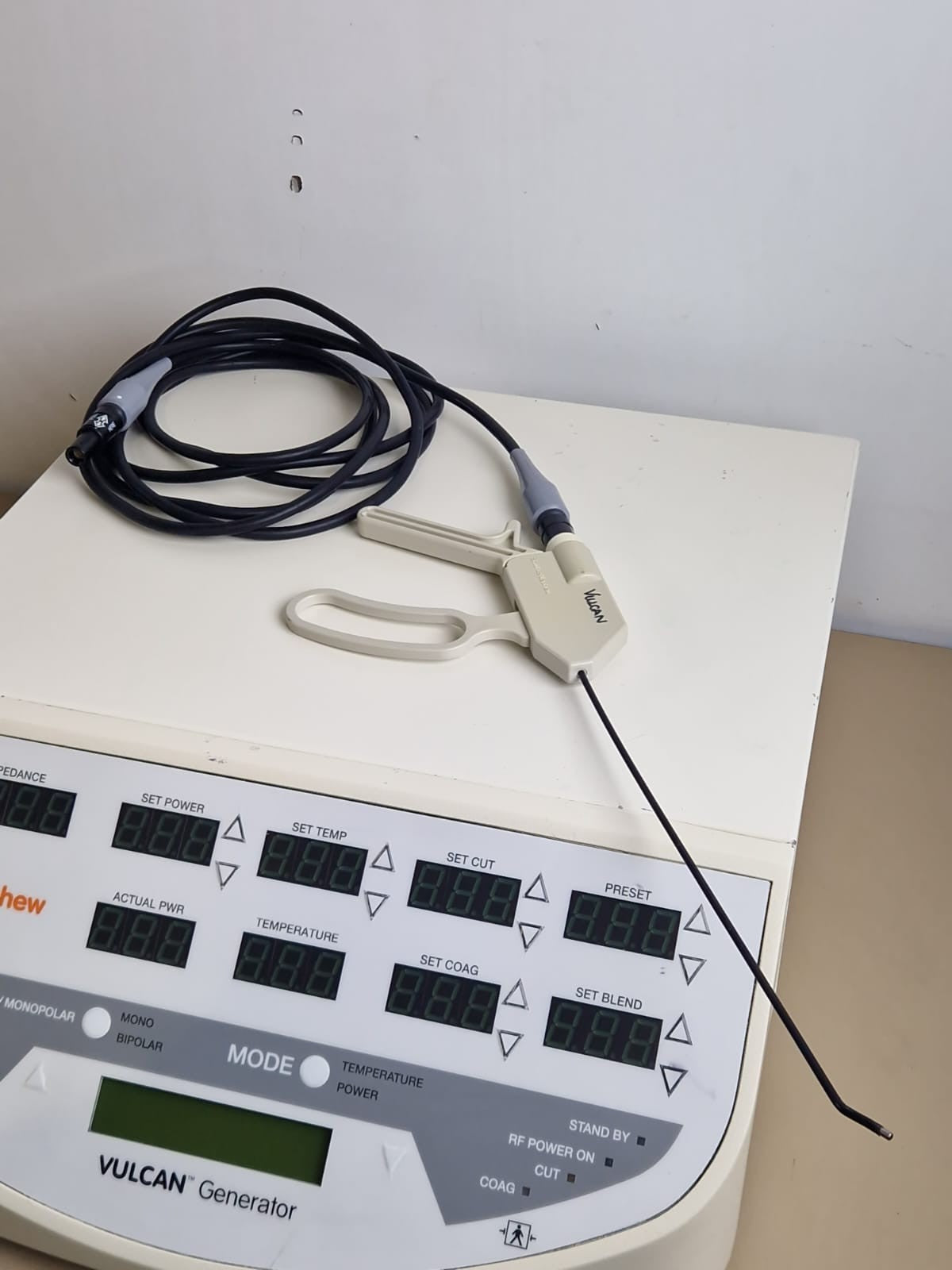 smith nephew vulcan generator 7210812 with footswitch and handpiece13