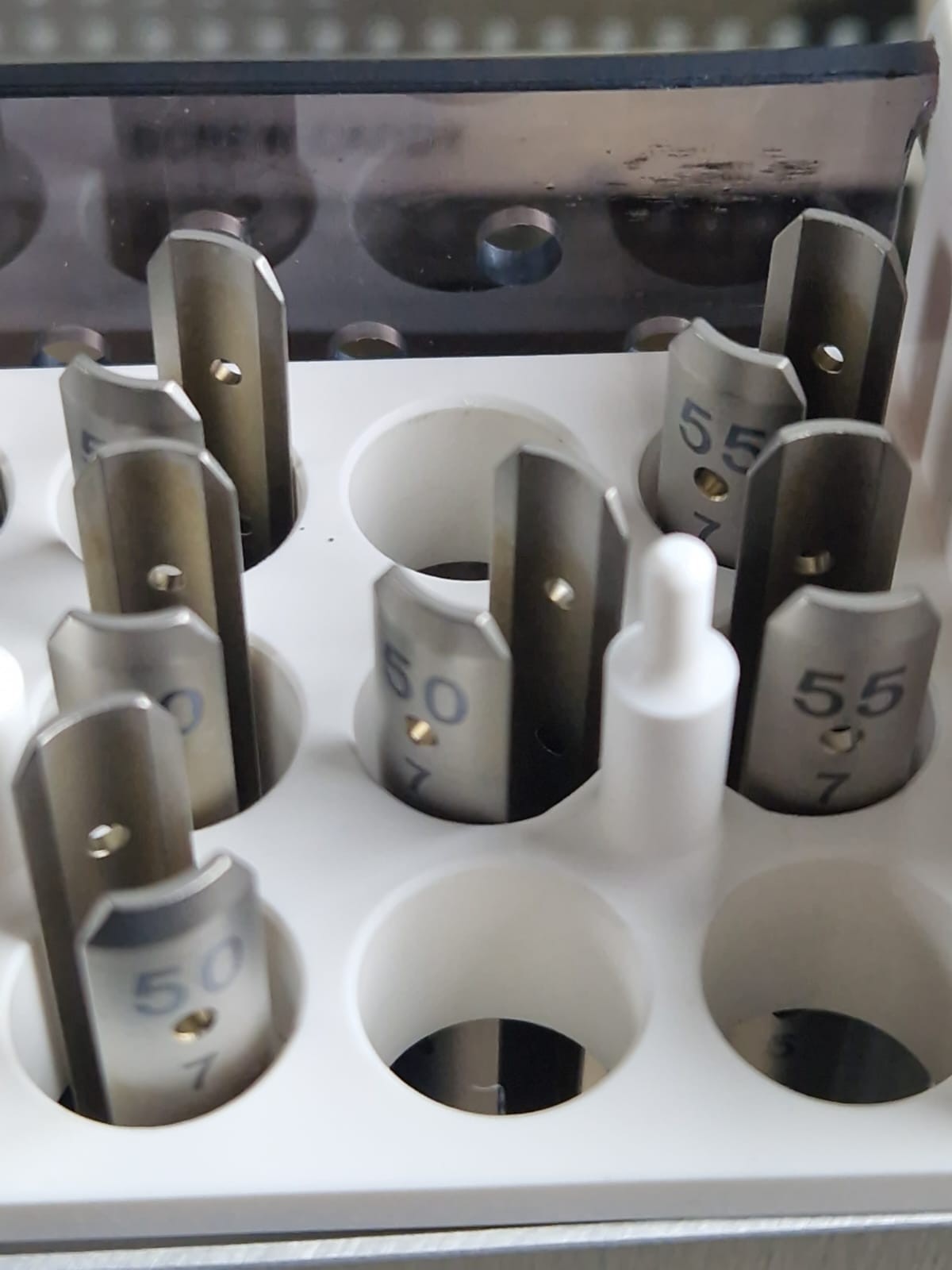 stryker ES2 Cannulated Screw 40 piece16