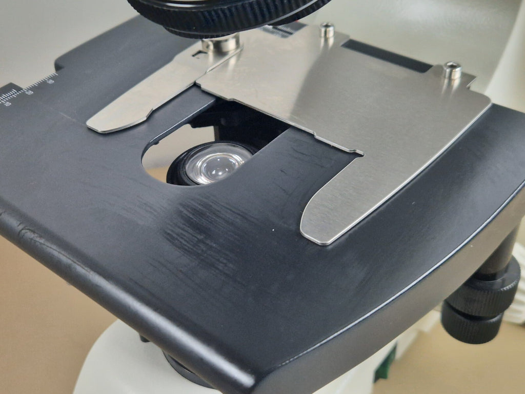 leica DM 750/5K binocular biological microscope with 4 objectives19