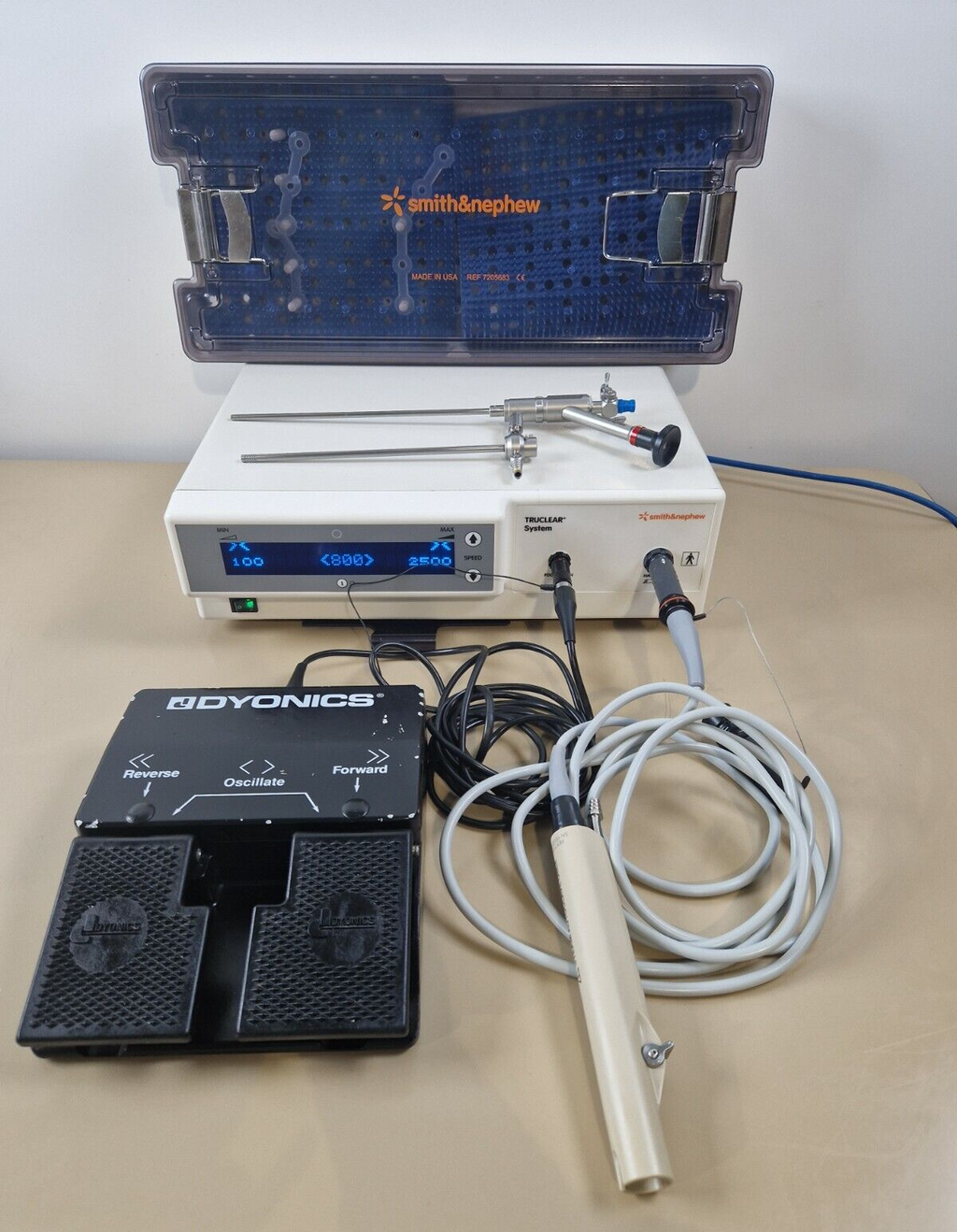 smith nephew truclear morcellator system   dyonics footswitch   0 degree scope1