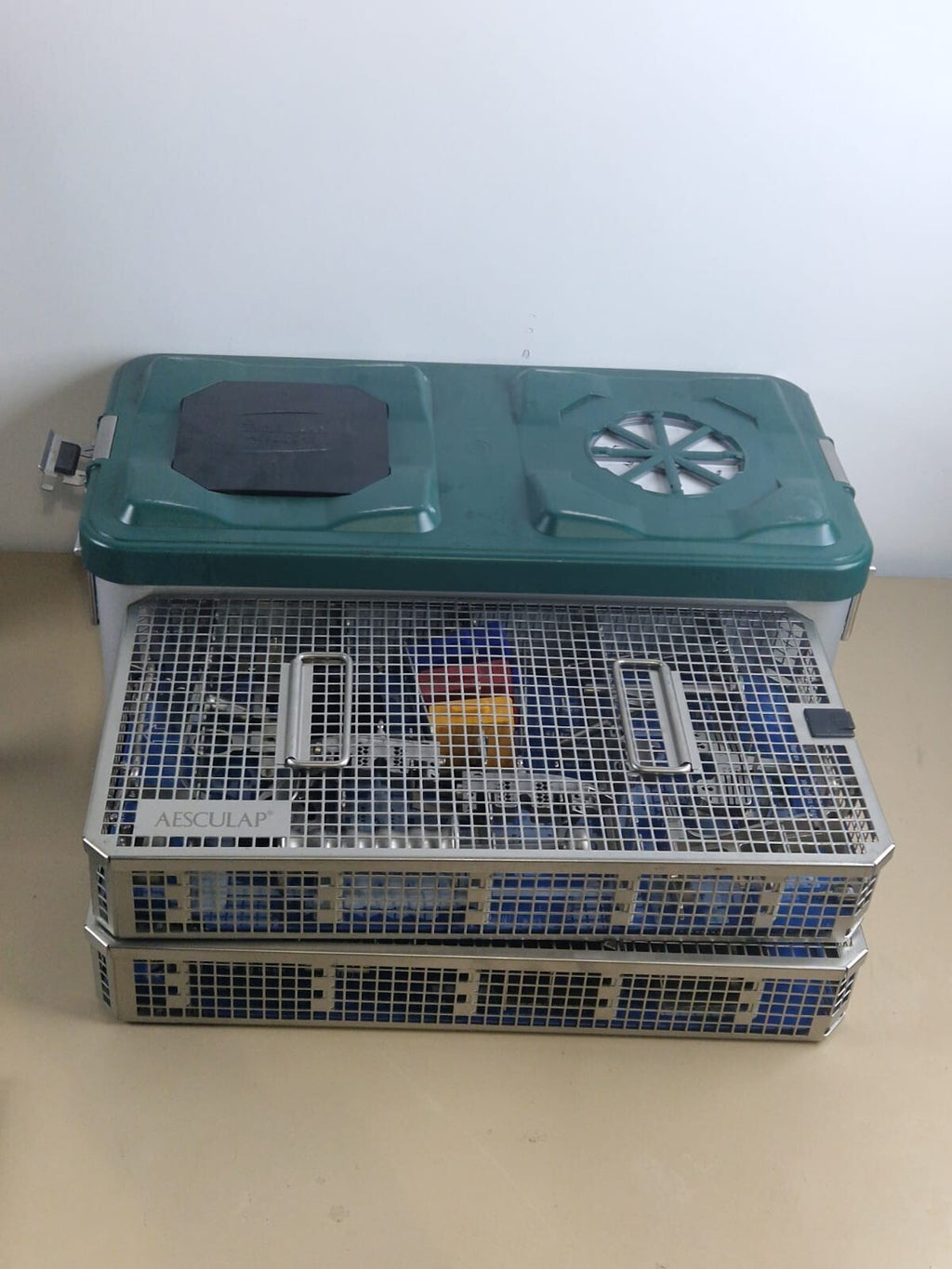 aesculap enduro rotating hinge knee endoprosthesis NP303 tray   NP302 manual set1