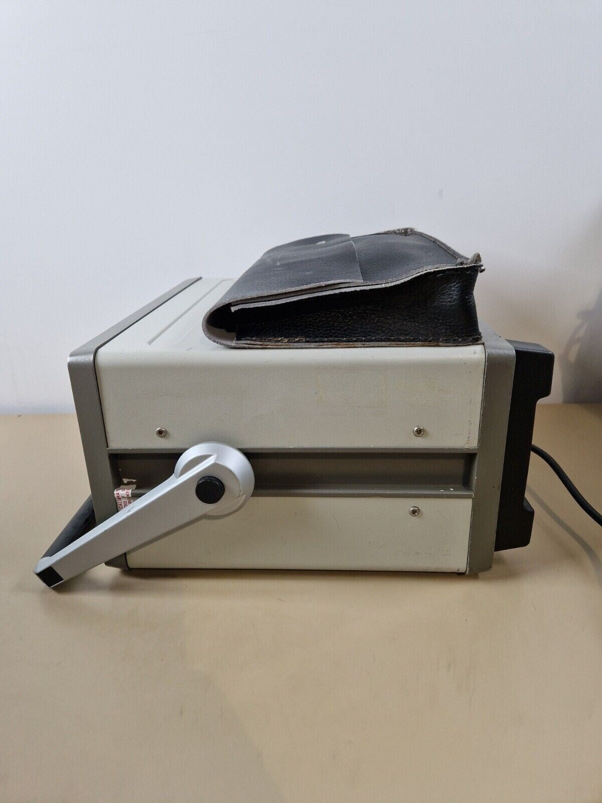 Metron QA80 safety analyser tester4