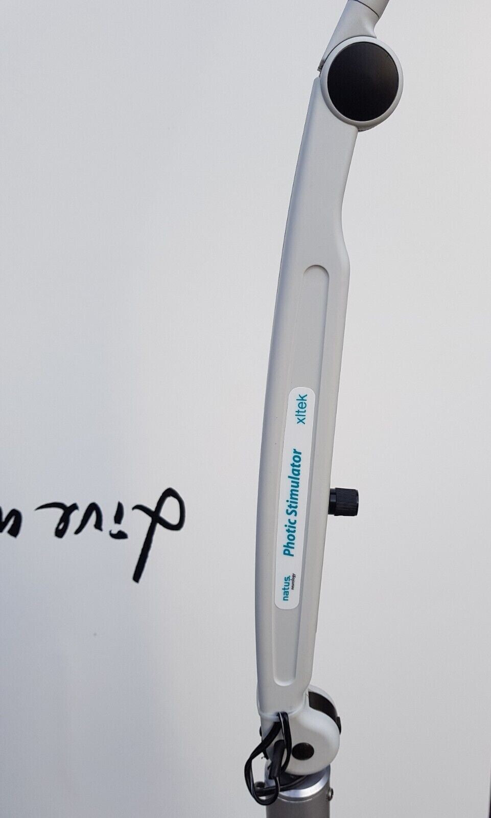 natus XLTEK photic stimulator ref:10440 with arm and power adapter6