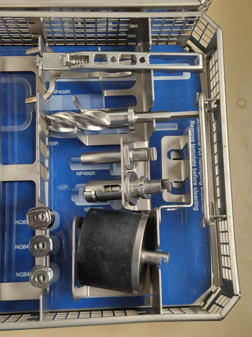 aesculap enduro rotating hinge knee endoprosthesis NP303 tray   NP302 manual set10