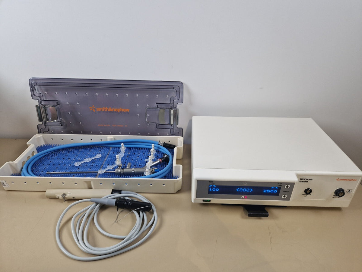 smith nephew truclear morcellator system   dyonics footswitch   0 degree scope2