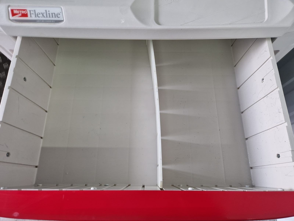 metro flexline crash cart trolley Microban Antimicrobial + IV stand power point6