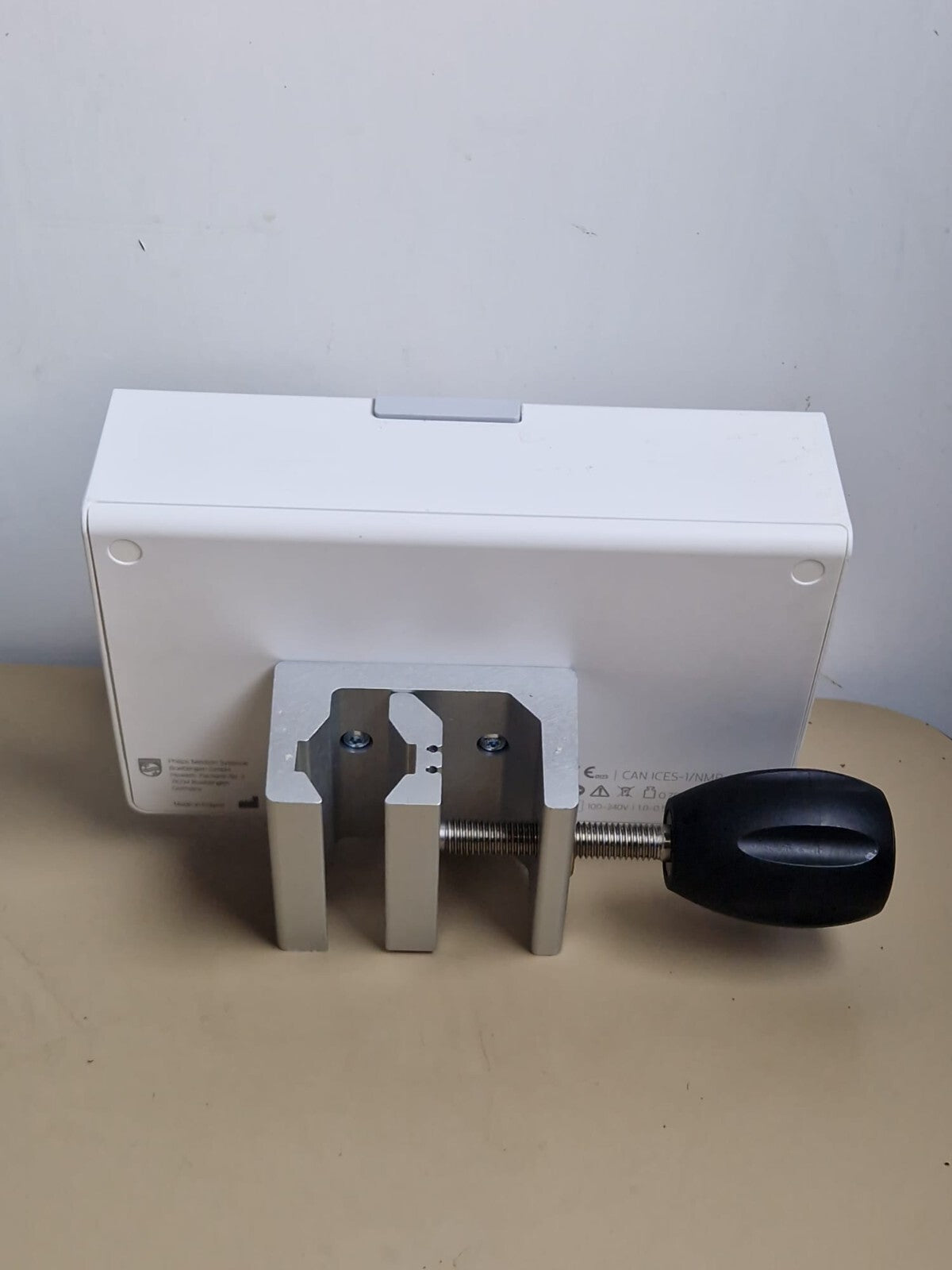 philips intellivue docking station charger 867043   X2 X3 MP2 MX10 100 240 volts4