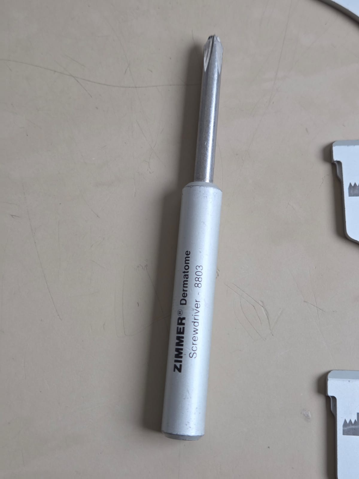 zimmer air dermatome AN 88710100 with 4x plate and hose16