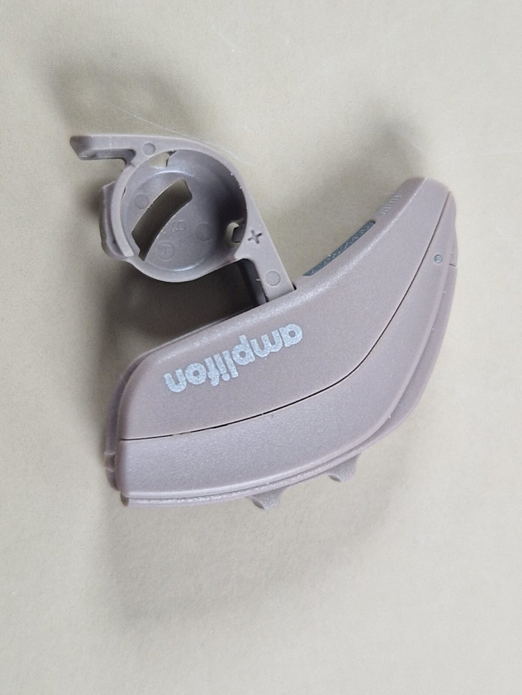 amplifon hearing aid ampli mini model: R1 X2 312 sn: 212663449012