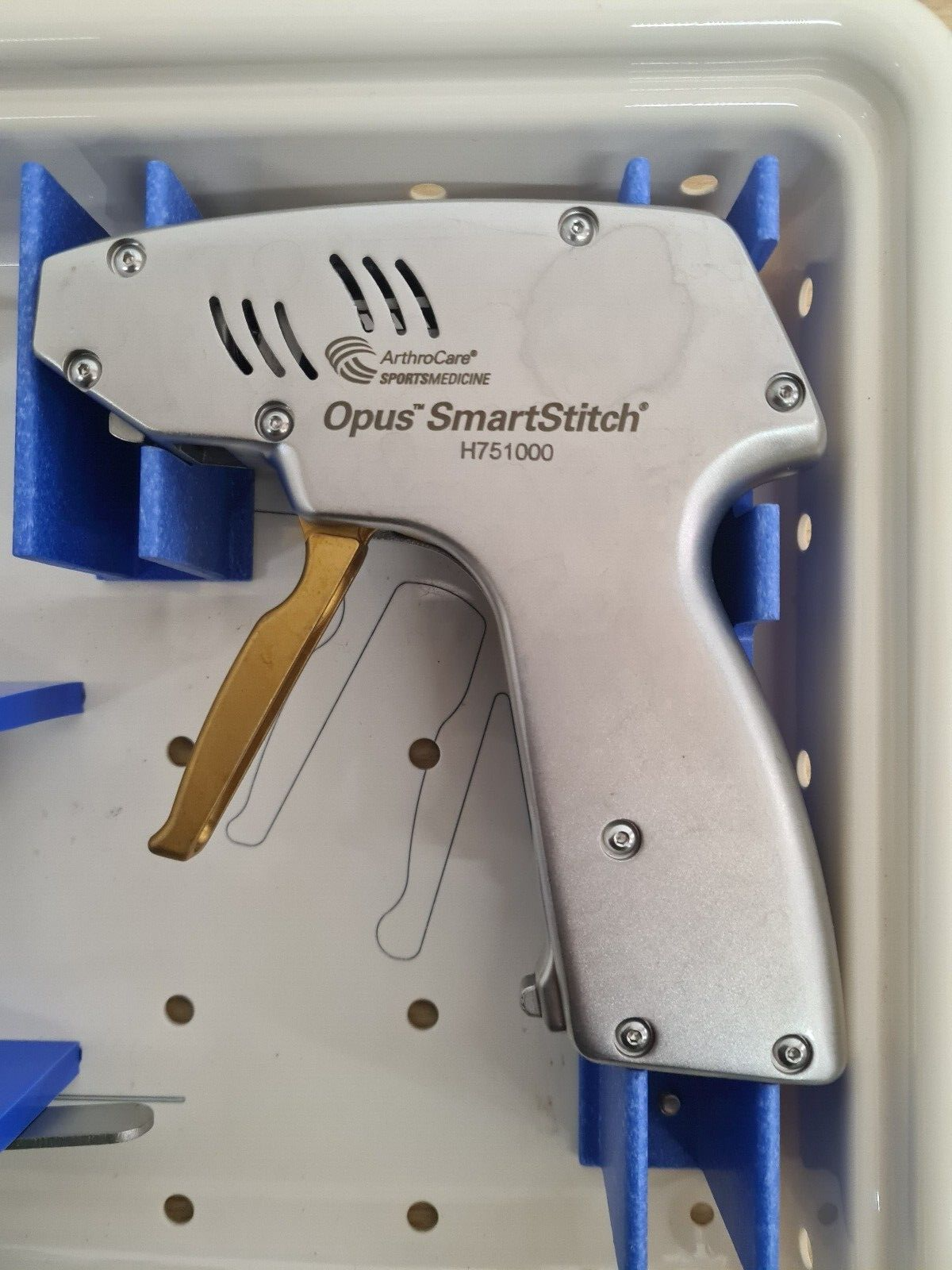 arthrocare opus smartstitch H751000 with opus magnum OM 9010 spade drill2