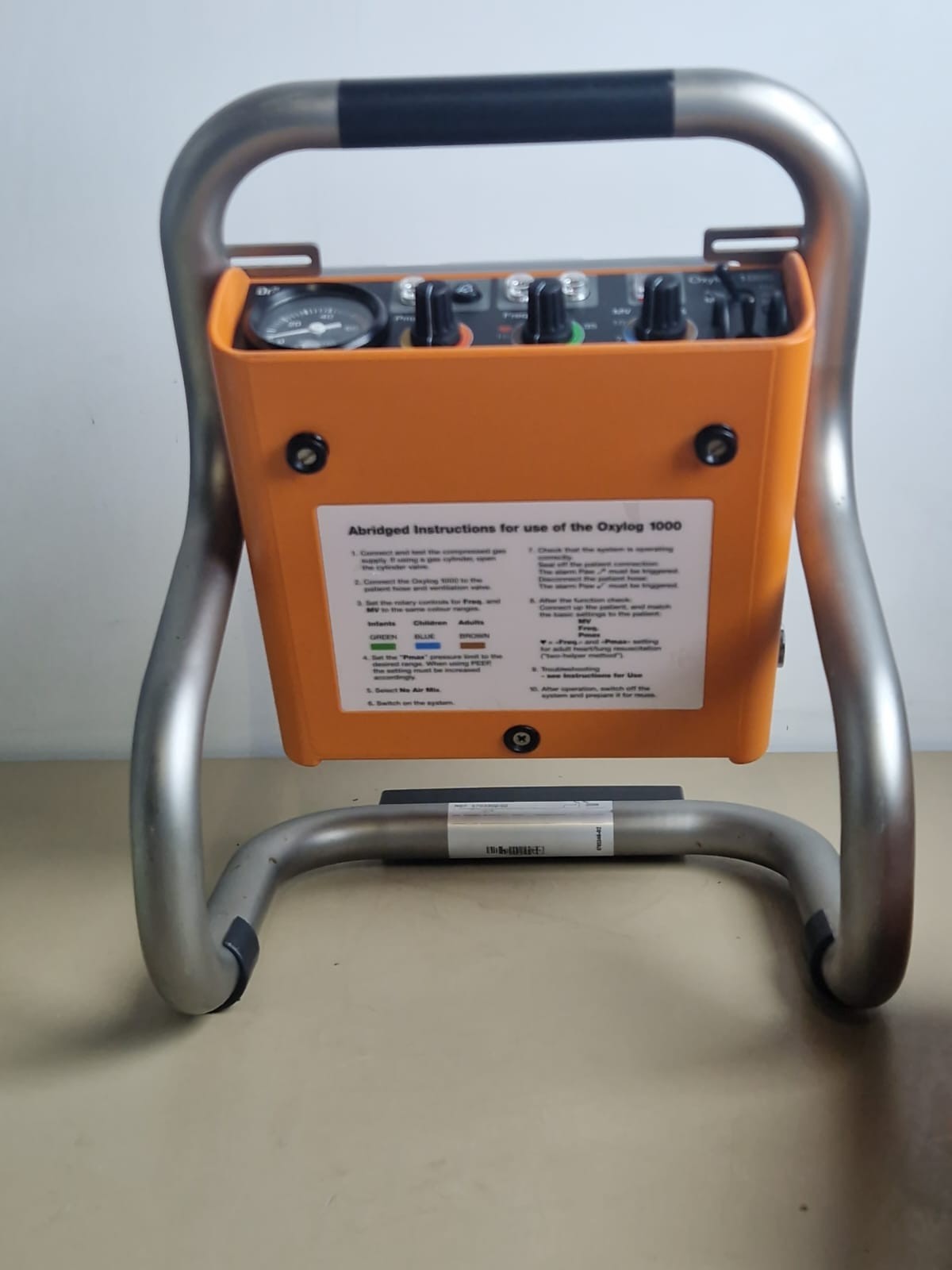 draeger oxylog 1000 ventilator drager with hose and ambulance cradle3