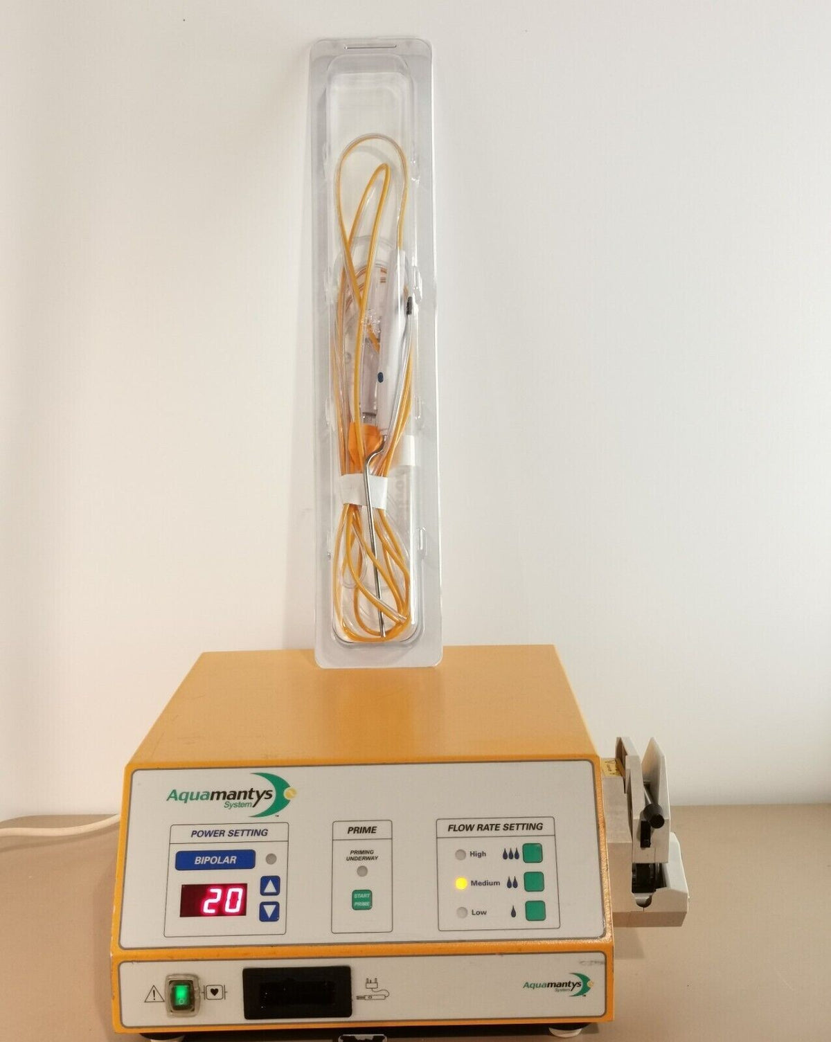 medtronic aquamantys 40-403-1R bipolar sealer RF generator  with handpiece0