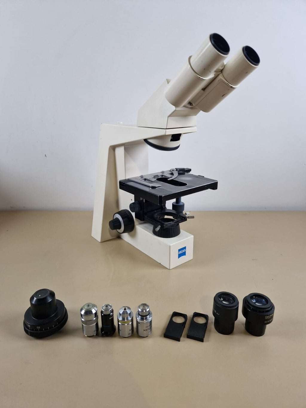 microscope zeiss axiolab E re with 4 objective achroplan0