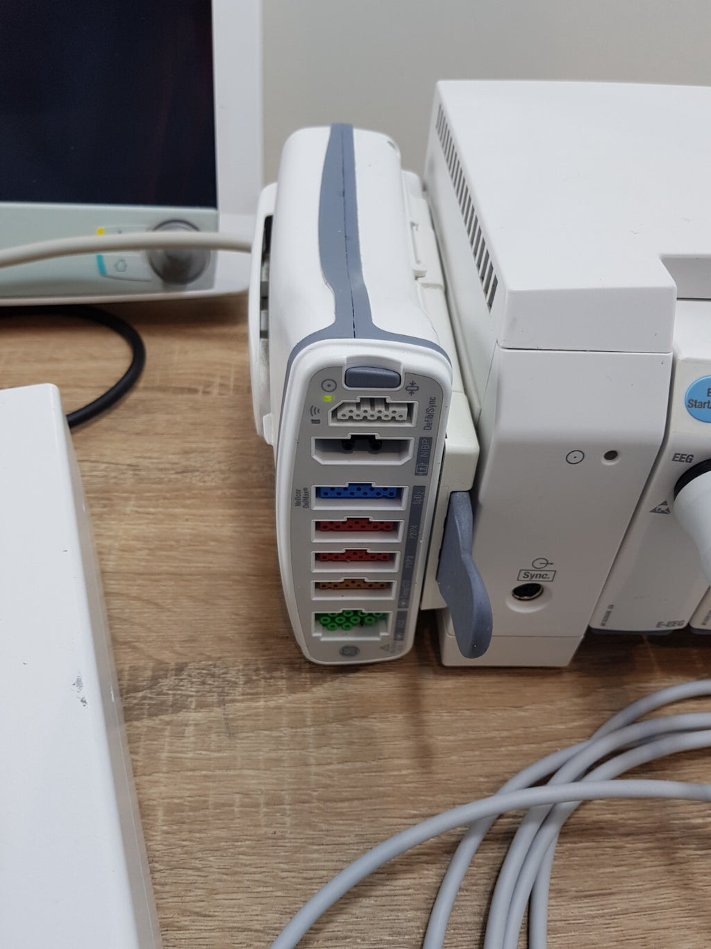 GE B850 patient monitor with PDM EEG EPT ECOPSv module2