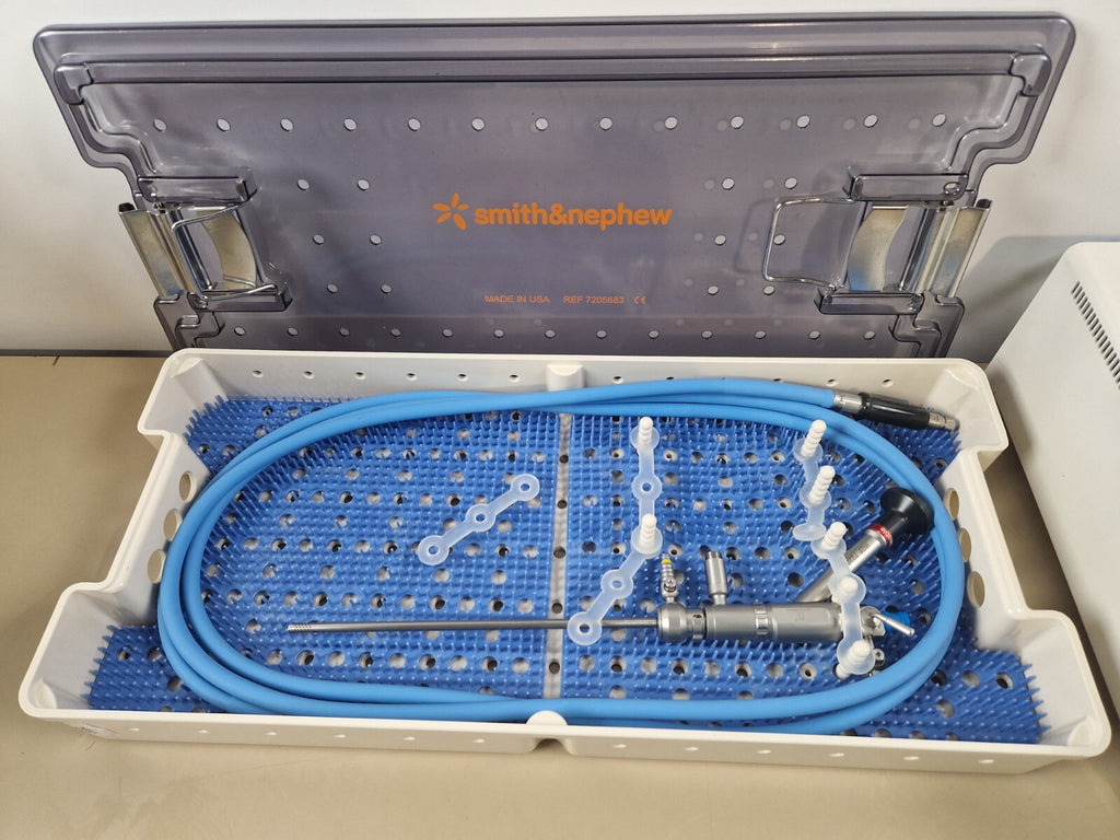 smith nephew truclear morcellator system   dyonics footswitch   0 degree scope5