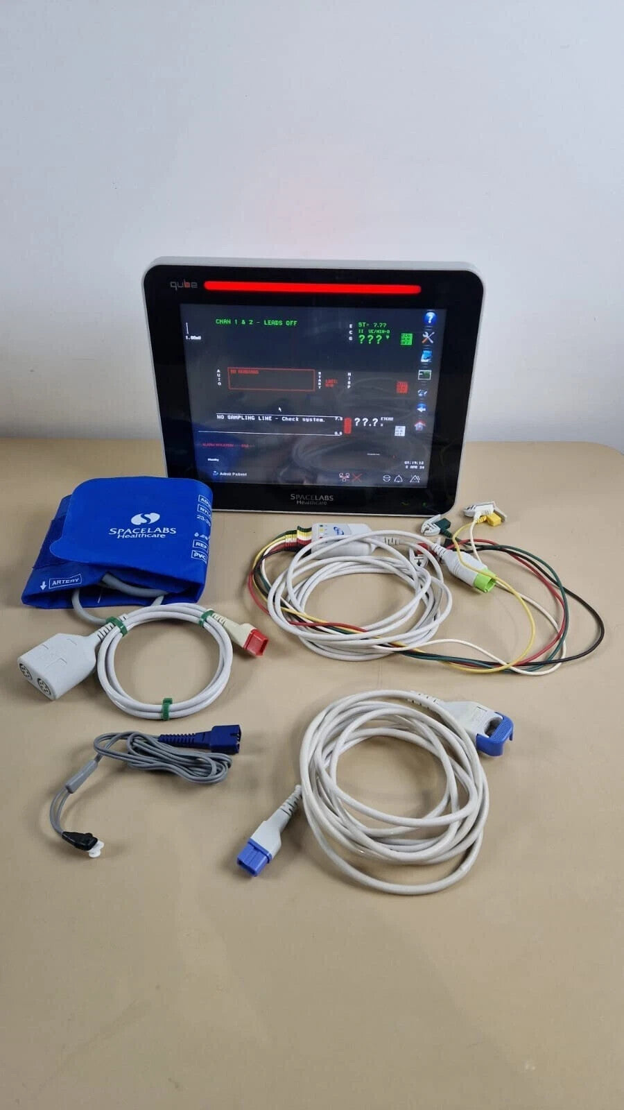 spacelabs qube patient monitor + ECG SpO2 NIBP IBP + CO2 module + power module0