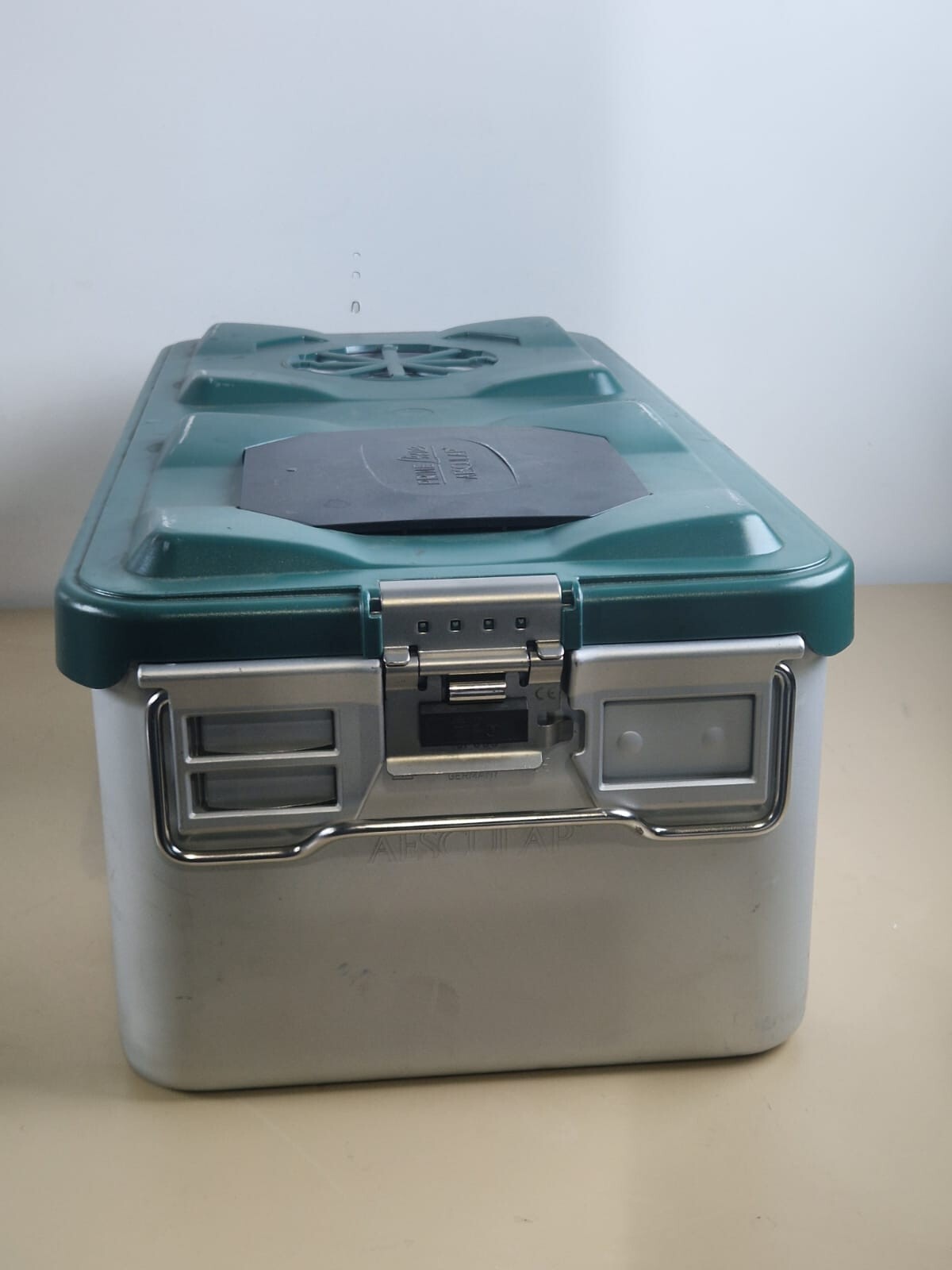 aesculap enduro rotating hinge knee endoprosthesis NP303 tray   NP302 manual set3