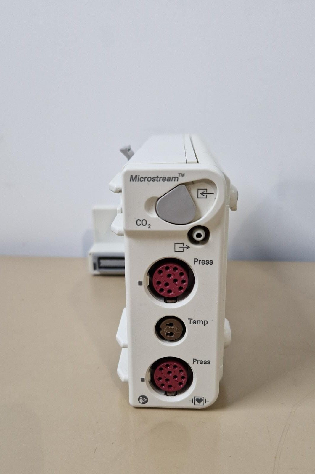 philips M3015B Microstream CO2 module+ press + temp C06 last cal:11 january 20230