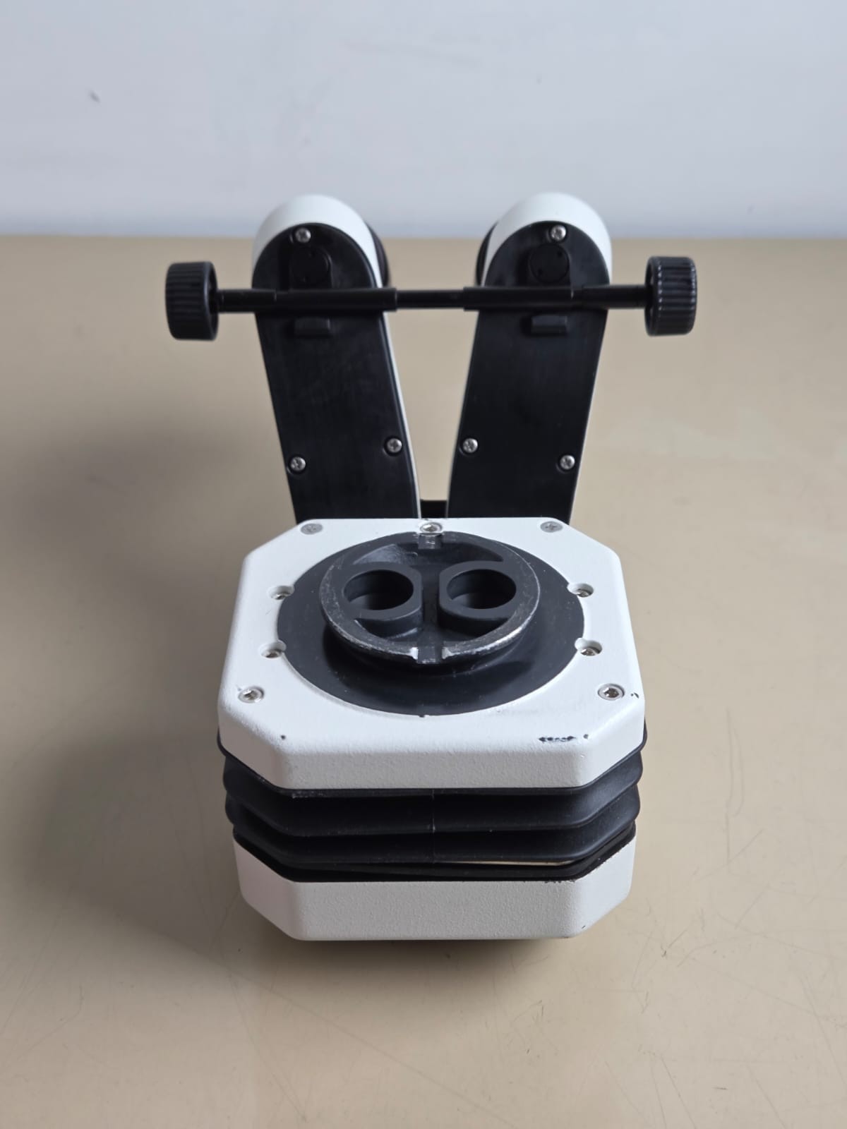 leica ref 10448547 surgical microscope binocular head with 2 eyepiece 10464854