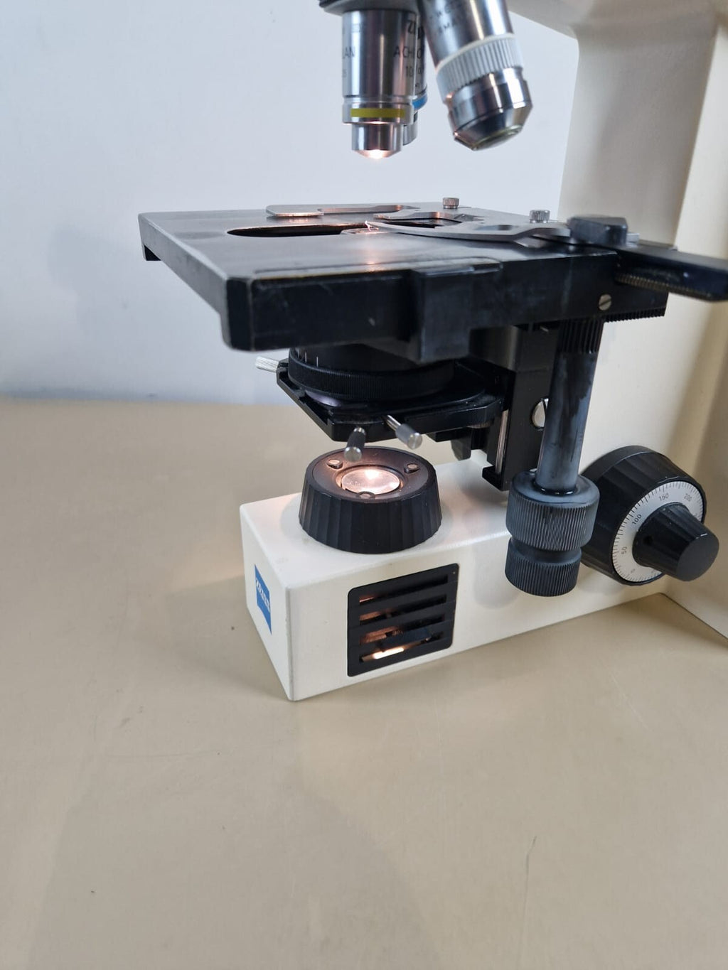 microscope zeiss axiolab E re with 4 objective achroplan6