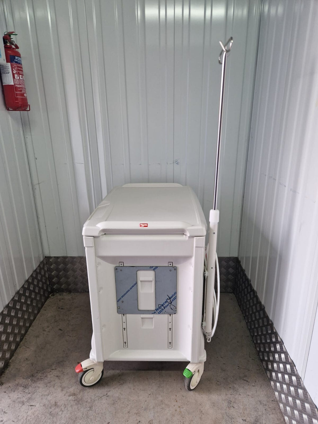metro flexline crash cart trolley Microban Antimicrobial + IV stand power point7