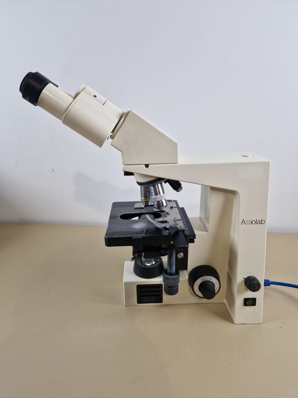 microscope zeiss axiolab E re with 4 objective achroplan8