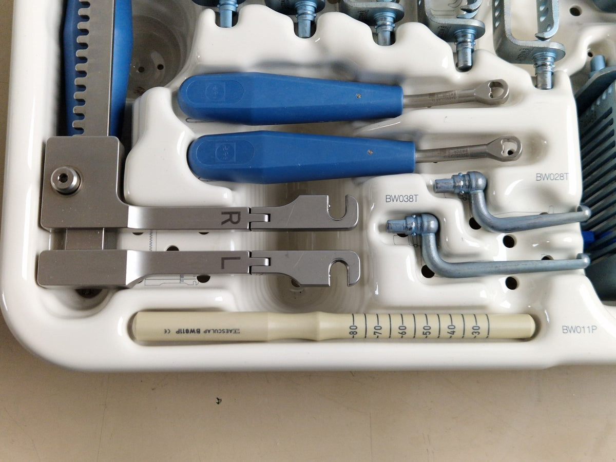 aesculap CLR caspar lumbar retractor Titanium system2