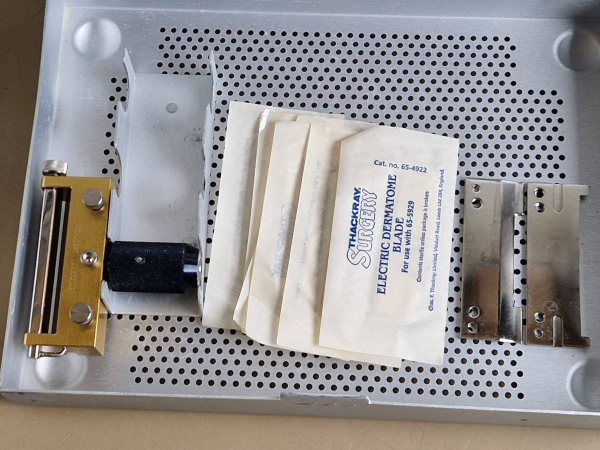 nouvag tcm 3000 BL electric dermatome with handpiece and footswitch20
