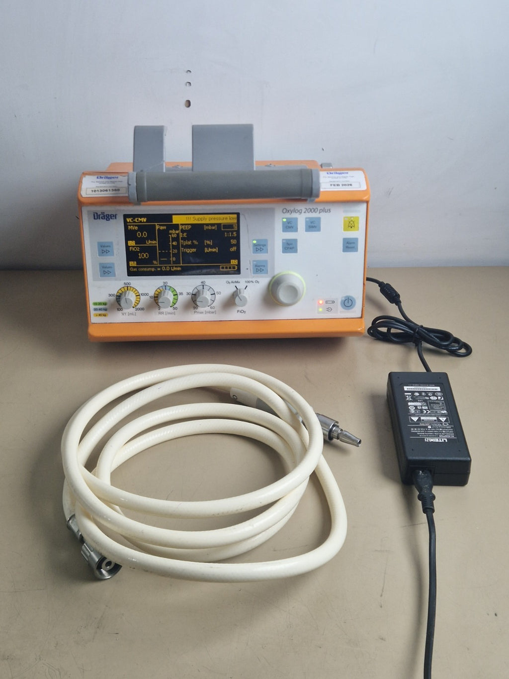 draeger drager oxylog 2000 plus ventilator drager with hose and power adapter1