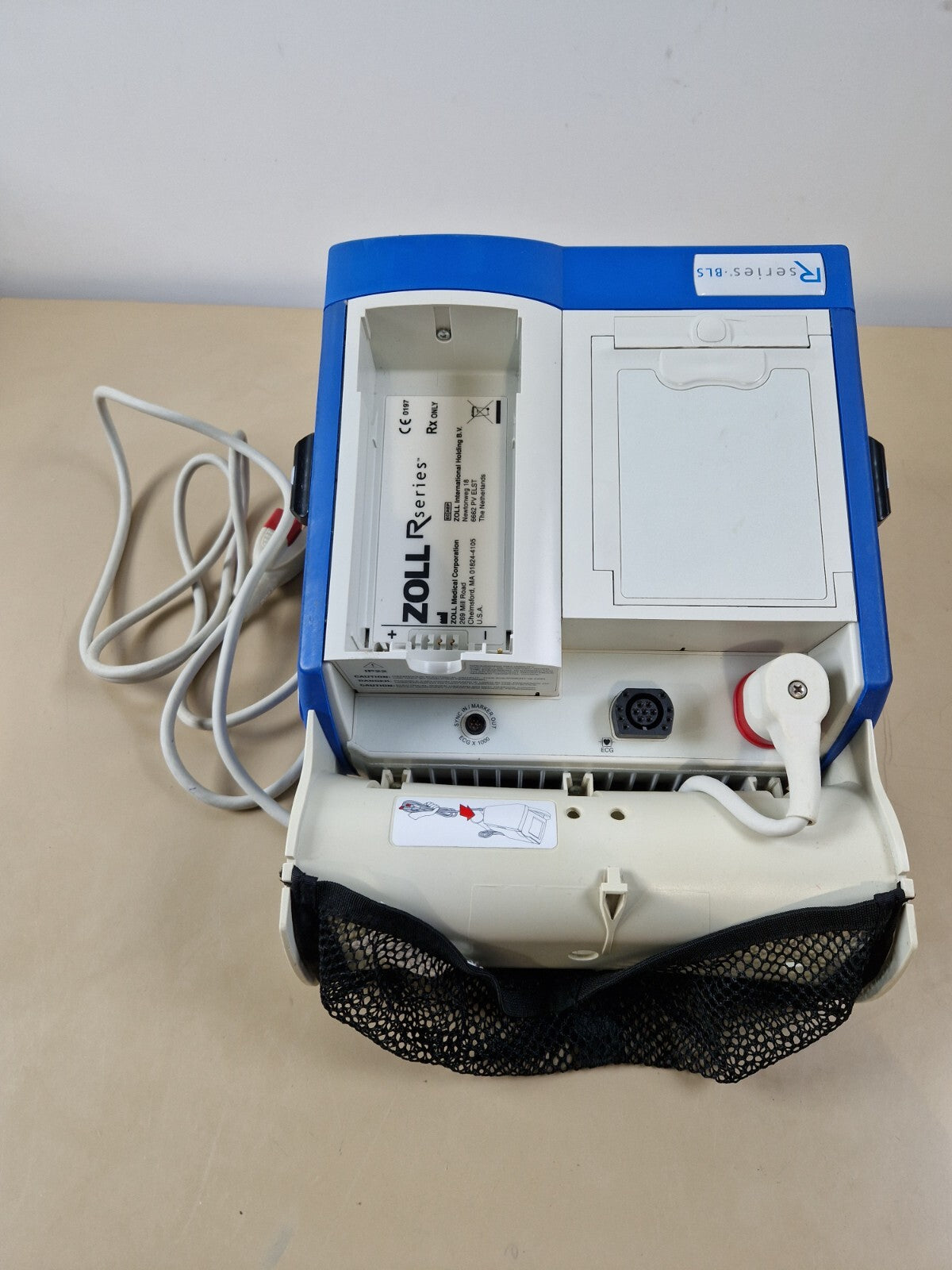 4x Zoll R Series BLS monitor ECG with printer, therapy cable and NO battery3