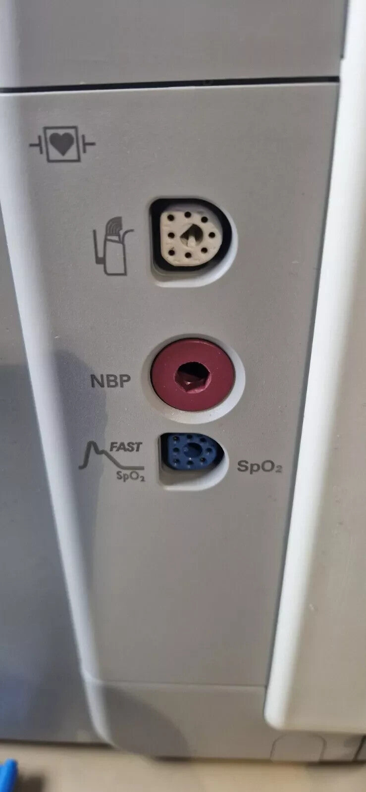 philips intellivue MPT5 patient monitor NIBP SPO2 telemetry connector M8105AT1