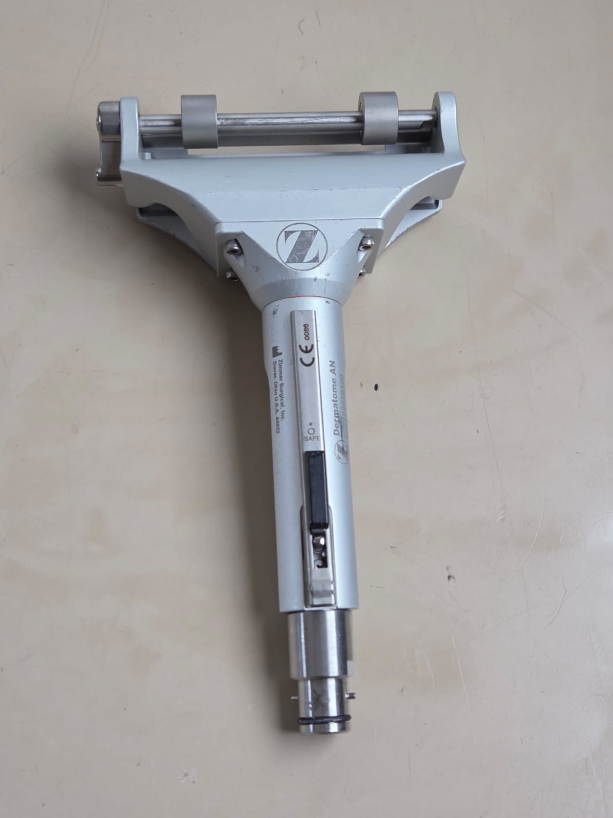 zimmer air dermatome AN 88710100 with 4x plate and hose2