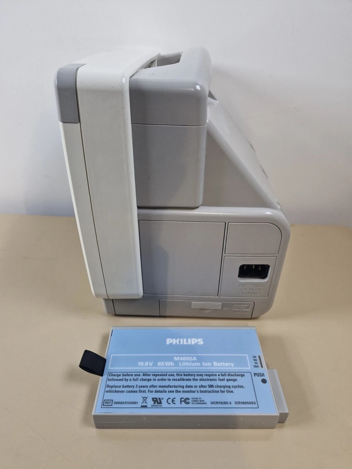 philips intellivue MPT5 patient monitor NIBP SPO2 telemetry connector M8105AT11